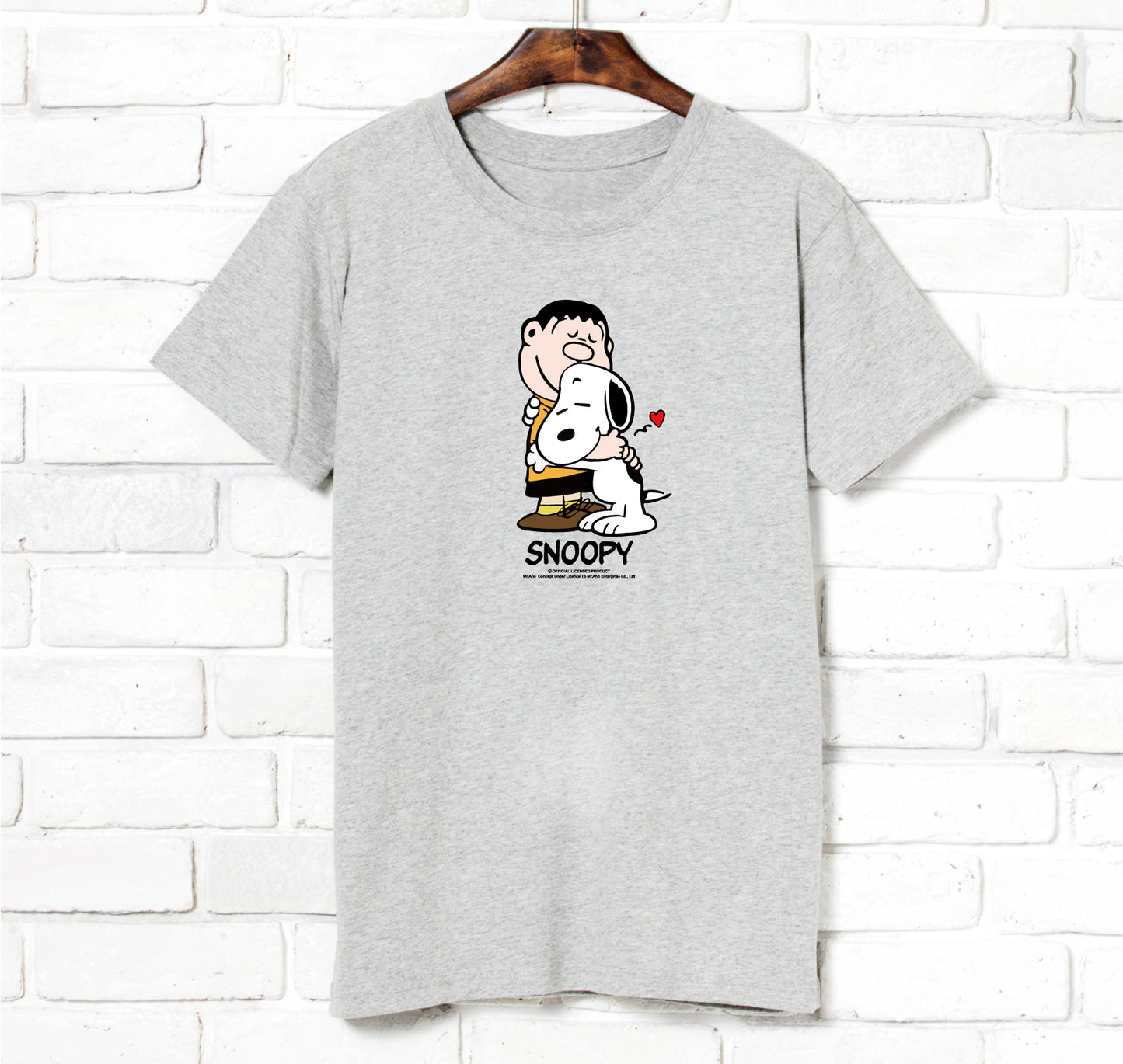 f-418-Snoopy hugs Giang